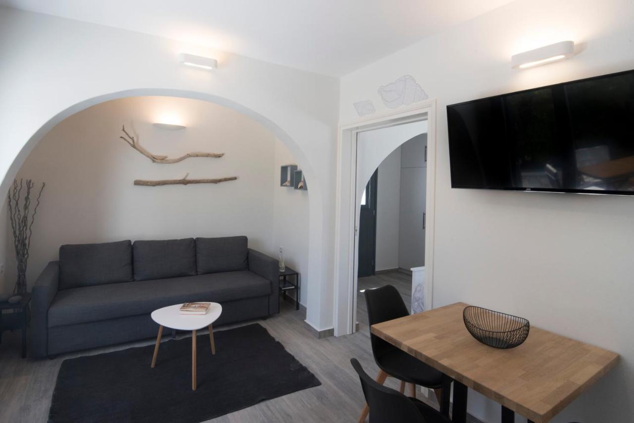 White New 1Bd House With Private Jacuzzi In Isterni Villa Isterni  Kültér fotó